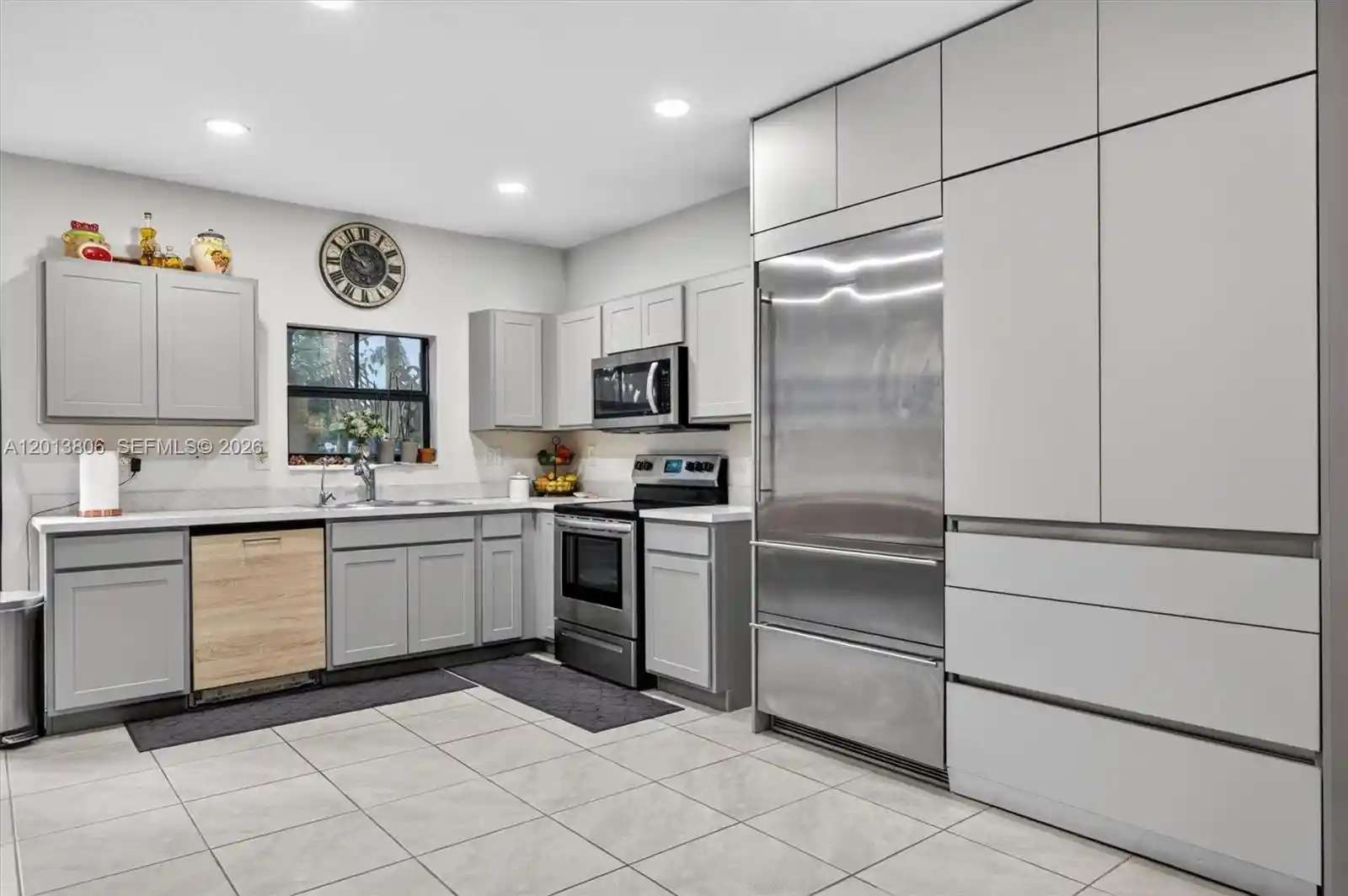 Photo 1 of Townhouse for sale at 310 Ne 1st Drive, Florida City, FL 33034 | MLS# A12013806 | Listing updated on 2026-09-25