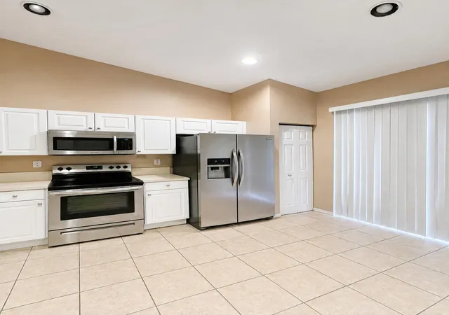 Photo 3 of Single family home for sale at 2401 E Aragon Blvd #5, Sunrise, FL 33313 | MLS# B26025134 | Listing updated on 2026-09-28
