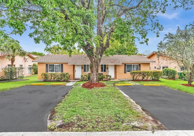 Homes for sale in Coral Springs, FL | 3691 Nw 78Th Ln, Coral Springs, FL 33065 | MLS# A12014407
