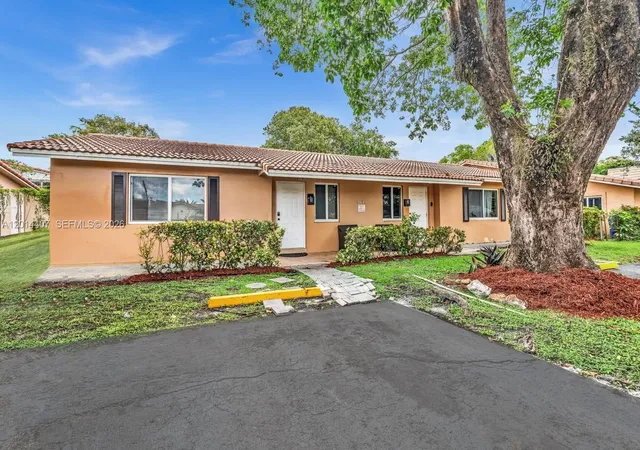 Homes for sale in Coral Springs, FL | 3691 Nw 78Th Ln, Coral Springs, FL 33065 | MLS# A12014407