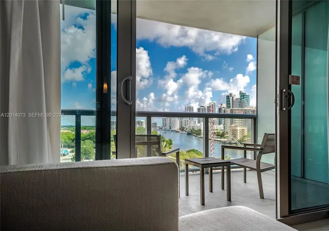 3rd image of 2602 E Hallandale Beach Blvd #R806, Hallandale Beach, FL 33009 | MLS# A12014073