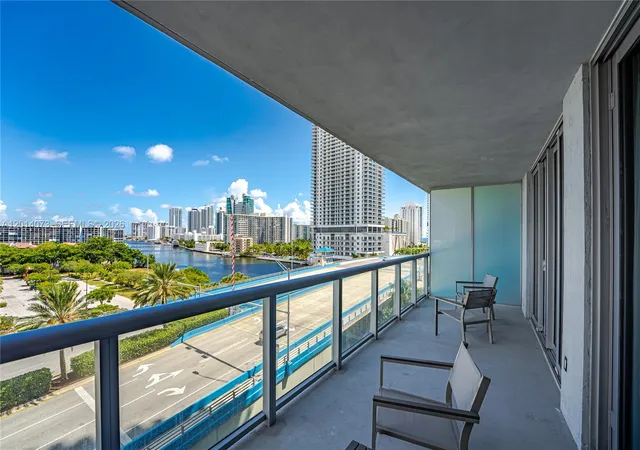 5th image of 2602 E Hallandale Beach Blvd #R806, Hallandale Beach, FL 33009 | MLS# A12014073