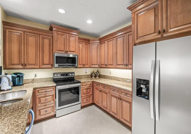 Homes for sale in Boca Raton, FL | 6229 Graycliff Dr #D, Boca Raton, FL 33496 | MLS# B26025422
