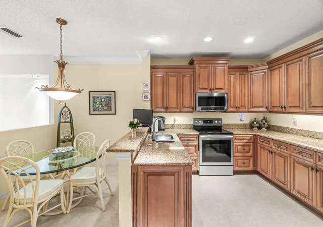 Homes for sale in Boca Raton, FL | 6229 Graycliff Dr, Boca Raton, FL 33496