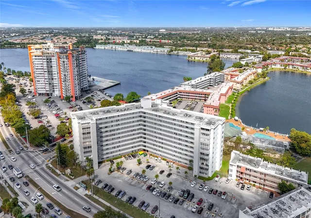 2nd image of 1401 NE Miami Gdns Dr, Miami, FL 33179