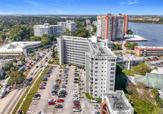 4th image of 1401 NE Miami Gdns Dr, Miami, FL 33179