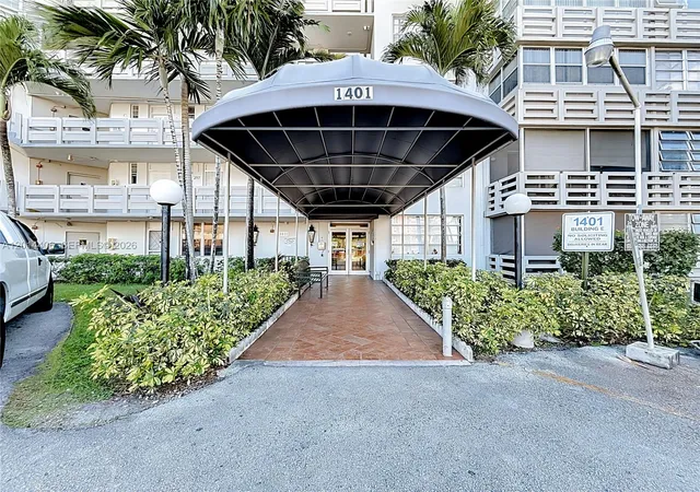 5th image of 1401 NE Miami Gdns Dr, Miami, FL 33179