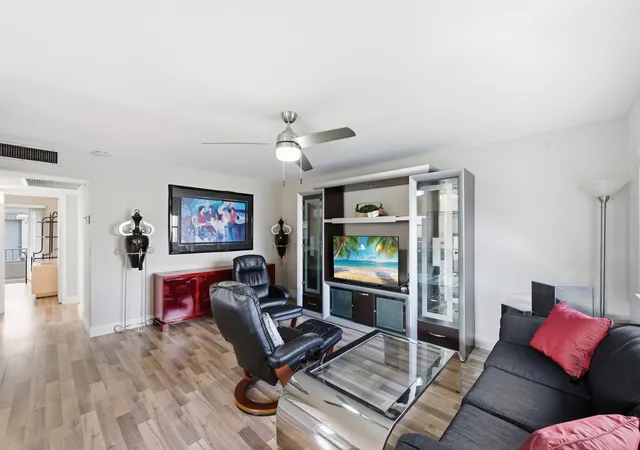 5th image of 756 Flanders, Delray Beach, FL 33484 | MLS# B26025440