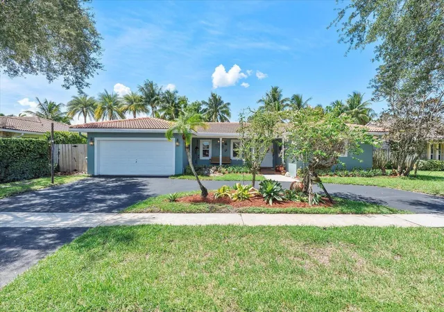 Homes for sale in Hollywood, FL | 5101 N 36th Ct, Hollywood, FL 33021 | MLS# B26025459