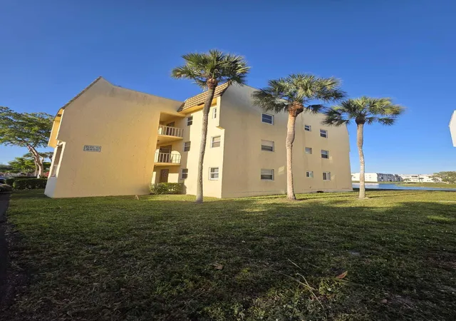Homes for sale in Sunrise, FL | 8400 Sunrise Lakes Blvd #107, Sunrise, FL 33322 | MLS# B26025481