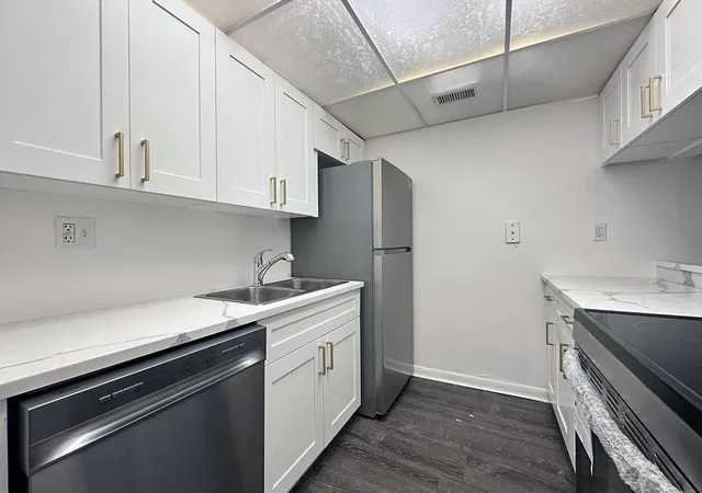 Photo 4 of Condo for sale at 1900 N Congress Ave #105, West Palm Beach, FL 33401 | MLS# B26025516 | Listing updated on 2026-09-23