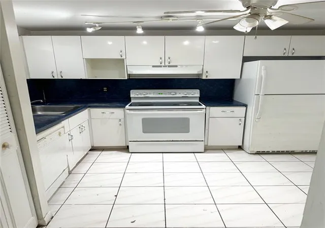 Photo 5 of Condo for sale at 1830 Dixianna St #201, Hollywood, FL 33020 | MLS# B26025533 | Listing updated on 2026-09-23