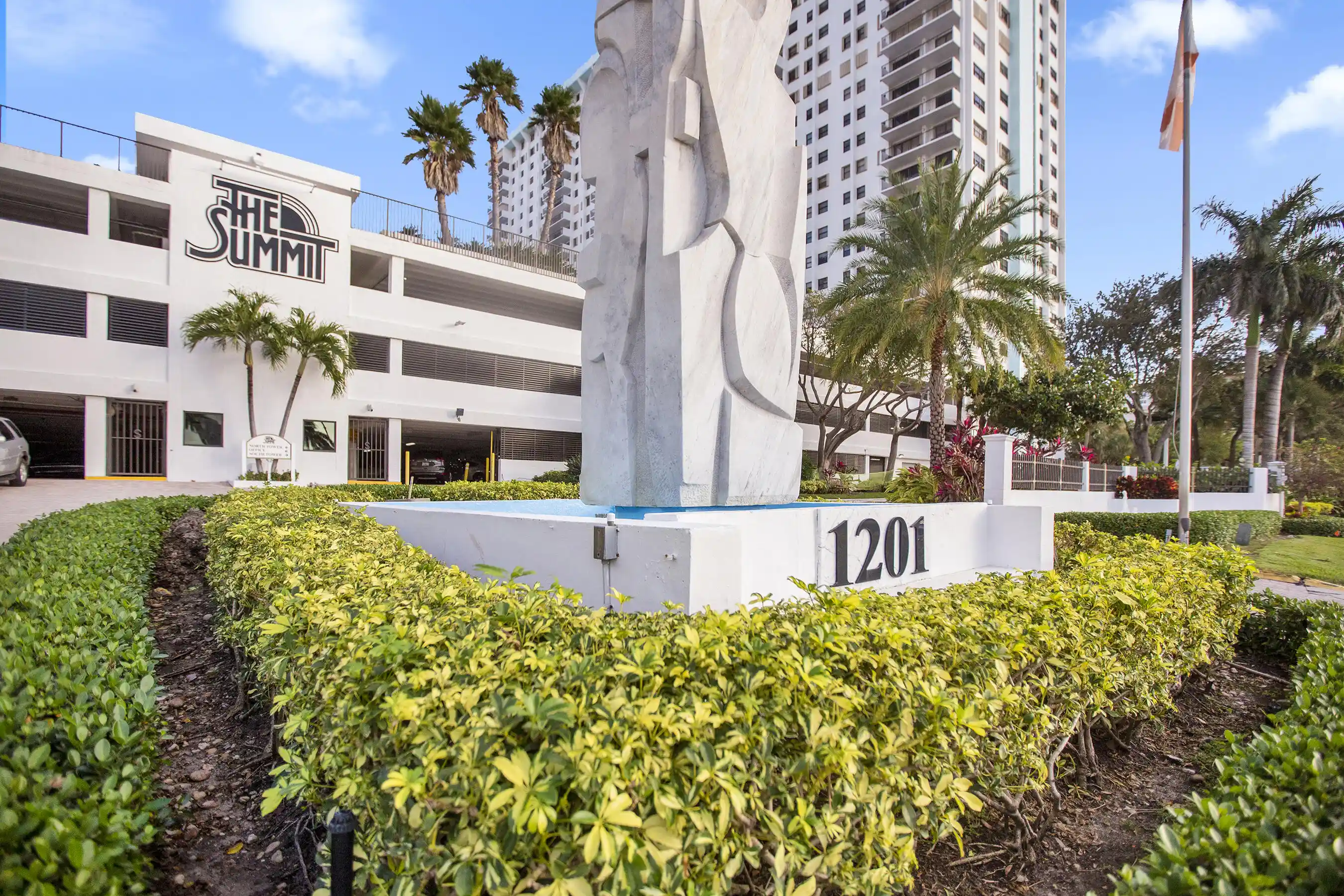 Listing Photo 1 - Condo for sale in 1201 S Ocean Dr located at 1201 S Ocean Dr, Hollywood, FL 33019 - Unit #2509s