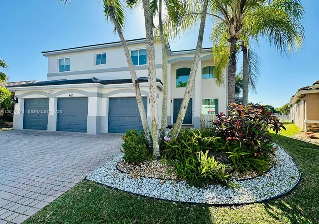 Homes for sale in Weston, FL | 1652 Orchid Bnd, Weston, FL 33327 | MLS# A12015241