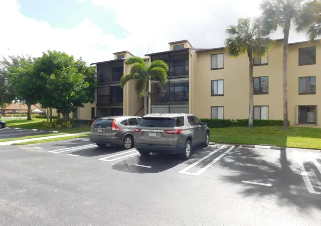 Homes for sale in Greenacres, FL | 627 Sea Pine Wy #A2, Greenacres, FL 33415 | MLS# B26025726