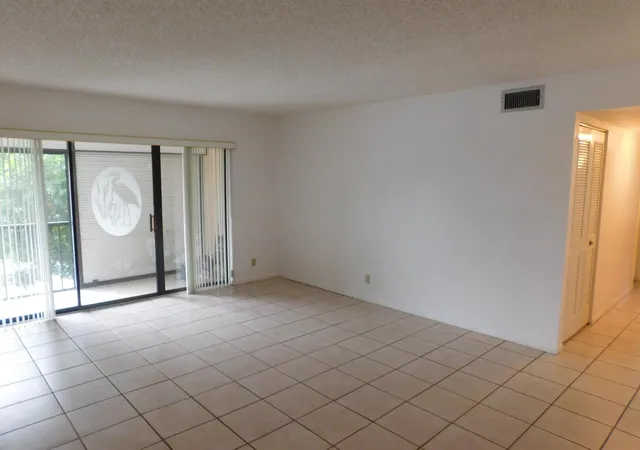5th image of 627 Sea Pine Wy #A2, Greenacres, FL 33415 | MLS# B26025726