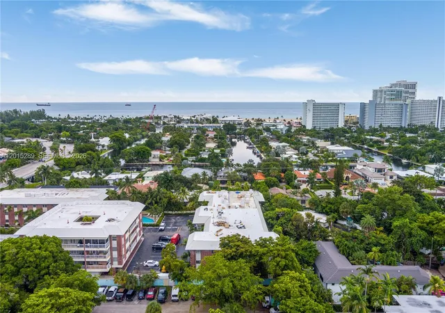 1st image of 2426 Se 17Th Cswy, Fort Lauderdale, FL 33316