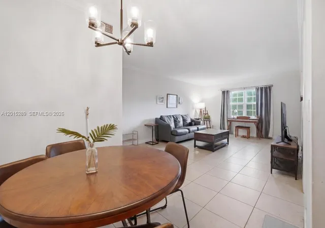 5th image of 2426 Se 17Th Cswy, Fort Lauderdale, FL 33316