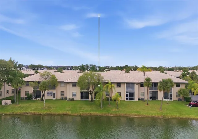 Homes for sale in Margate, FL | 5501 Lakeside Drive, Margate, FL 33063 | Houzeo
