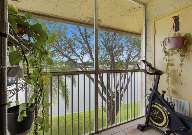 Homes for sale in Margate, FL | 5501 Lakeside Dr #204, Margate, FL 33063 | MLS# A12013582
