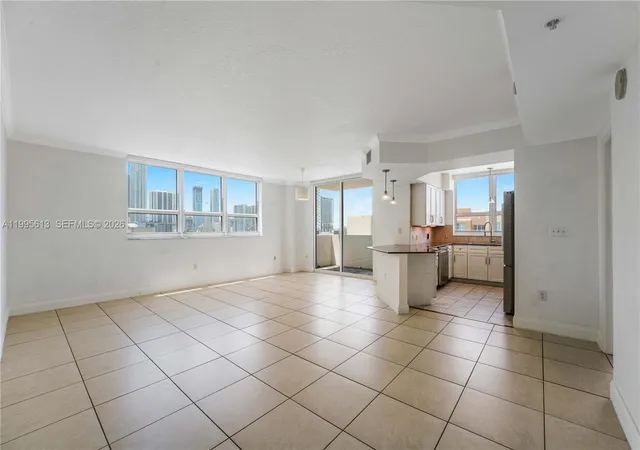 4th image of 2000 N Bayshore Dr #702, Miami, FL 33137 | MLS# A11995613