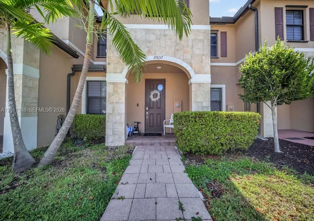 Homes for sale in Miami Lakes, FL | 10657 W 32nd Ln, Miami Lakes, FL 33018 | MLS# A12011316