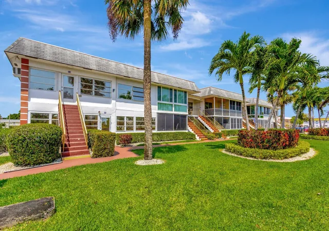 Homes for sale in West Palm Beach, FL | 52 Plymouth, West Palm Beach, FL 33417 | MLS# B26026043