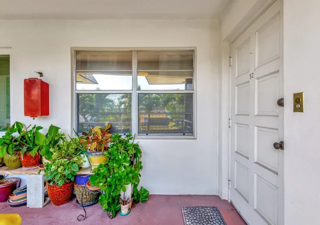 Homes for sale in West Palm Beach, FL | 52 Plymouth, West Palm Beach, FL 33417 | MLS# B26026043