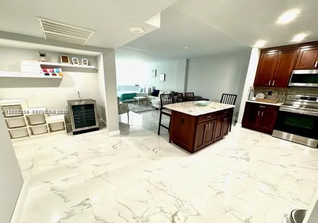 4th image of 19370 Collins Ave #826, Sunny Isles Beach, FL 33160 | MLS# A12015704
