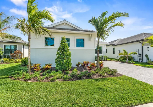 Photo 2 of Single family home for sale at 5105 Rivo Alto Cir, Loxahatchee, FL 33470 | MLS# B26026118 | Listing updated on 2026-09-23