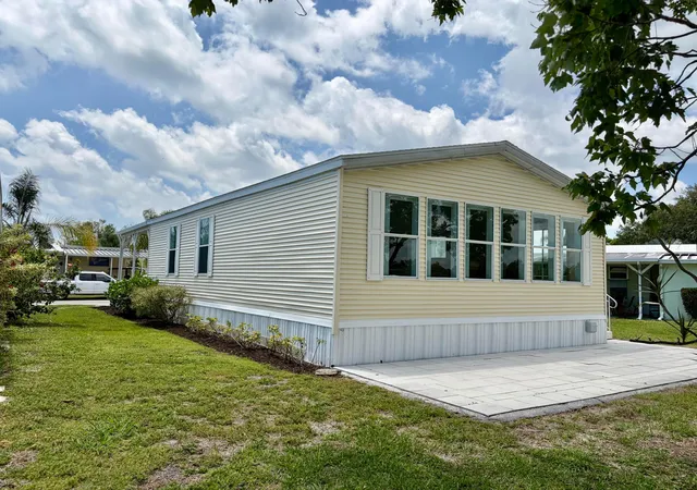 3rd image of 3 San Pablo Ln, Port St Lucie, FL 34952 | MLS# B26026147