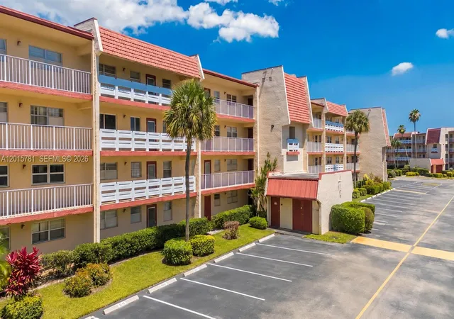Homes for sale in Margate, FL | 1020 Country Club Dr #405, Margate, FL 33063 | MLS# A12015781