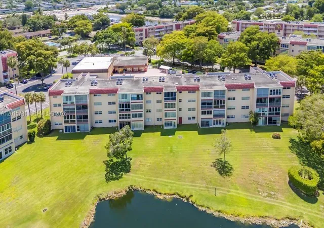 Homes for sale in Margate, FL | 1020 Country Club Drive, Margate, FL 33063 | Houzeo