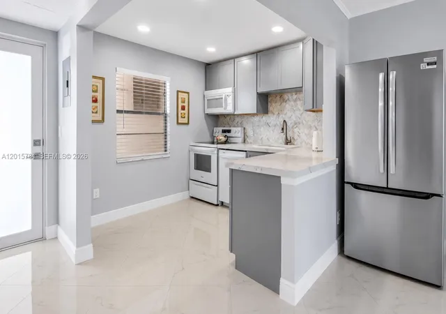 Homes for sale in Margate, FL | 1020 Country Club Dr #405, Margate, FL 33063 | MLS# A12015781