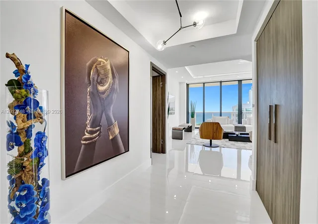 4th image of 20281 E Country Club Dr #PH14, Miami, FL 33180 | MLS# A12012748