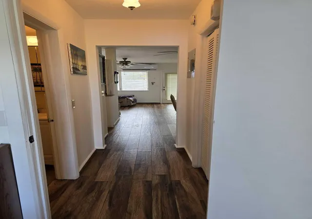 Listing Photo 5 - Condo for sale in building located at 1000 Sw 10Th Ave, Hallandale Beach, FL 33009 - Unit #19p
