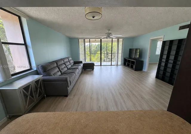 Homes for sale in Plantation, FL | 6800 Cypress Rd #415, Plantation, FL 33317 | MLS# A12015880