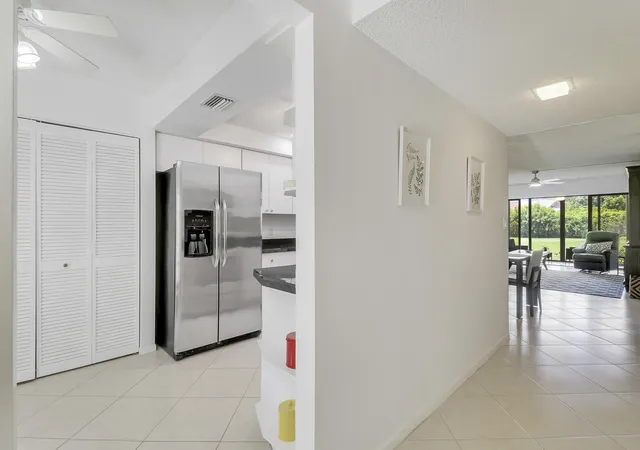 Photo 3 of Condo for sale at 5121 Oak Hl Ln #412, Delray Beach, FL 33484 | MLS# B26026222 | Listing updated on 2026-09-23