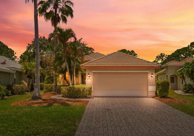 Photo 1 of Single family home for sale at 3716 Nw Deer Oak Dr, Jensen Beach, FL 34957 | MLS# B26026212 | Listing updated on 2026-10-07