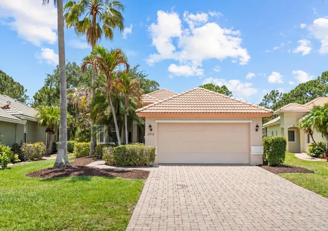 Photo 2 of Single family home for sale at 3716 Nw Deer Oak Dr, Jensen Beach, FL 34957 | MLS# B26026212 | Listing updated on 2026-10-07
