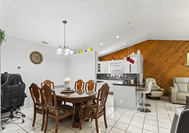 5th image of 8620 Nw 48Th St, Lauderhill, FL 33351 | MLS# B26026235