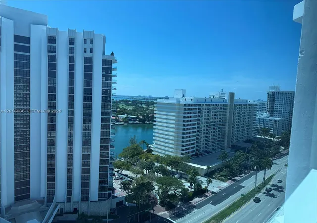 3rd image of 5445 Collins Ave #1606, Miami Beach, FL 33140 | MLS# A12015965