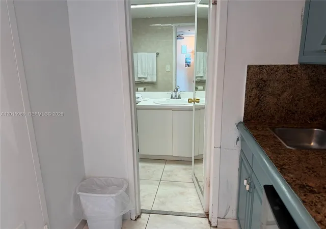 4th image of 5445 Collins Ave #1606, Miami Beach, FL 33140 | MLS# A12015965