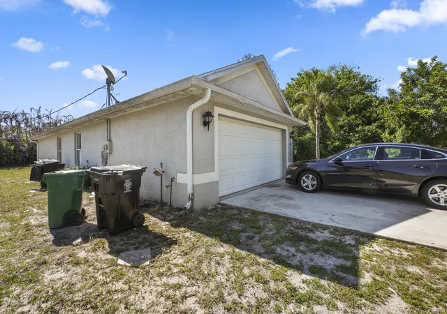 Homes for sale in Port Saint Lucie, FL | 609 Nw Cardinal Dr, Port Saint Lucie, FL 34983 | MLS# B26026371