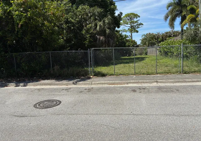 2nd image of 6755 1st St, Jupiter, FL 33458 | MLS# B26026518