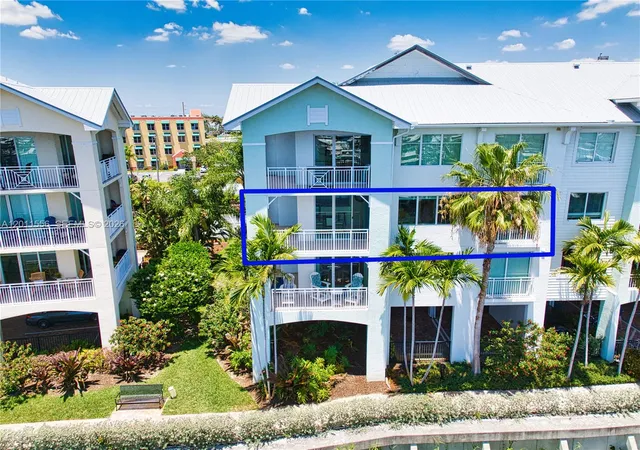 2nd image of 815 Nw Flagler Ave #305, Stuart, FL 34994 | MLS# A12011556