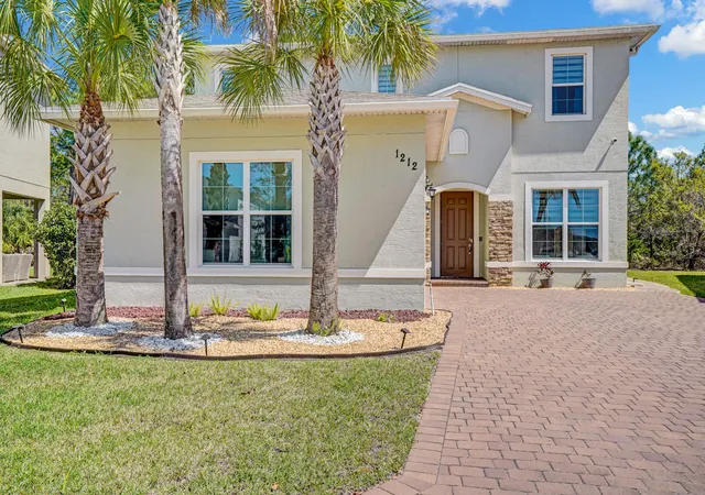 Homes for sale in Port Saint Lucie, FL | 1212 Nw Leonardo Cir, Port Saint Lucie, FL 34986 | MLS# B26026688