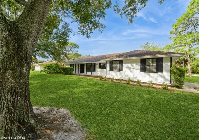 Photo 3 of Single family home for sale at 595 11th Avenue, Vero Beach, FL 32962 | MLS# B26026703 | Listing updated on 2026-09-23