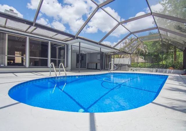 Single family home for sale at 1070 47th Avenue SW, Vero Beach, FL 32968 | MLS# B26026807