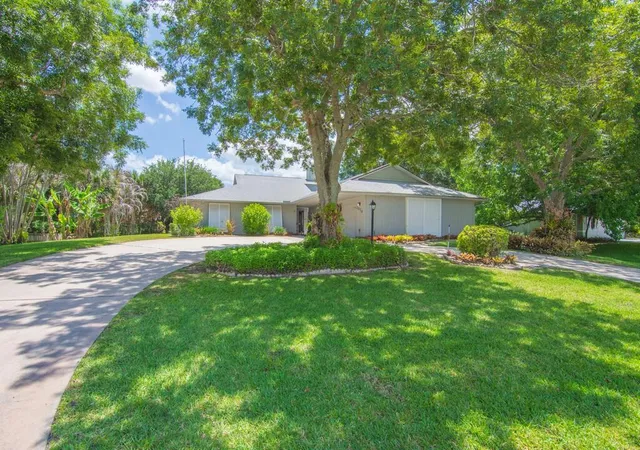 Photo 3 of Single family home for sale at 1070 47th Avenue SW, Vero Beach, FL 32968 | MLS# B26026807 | Listing updated on 2026-10-08